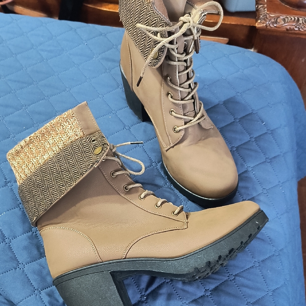 Ashley Blue Tan Lace Up Boots